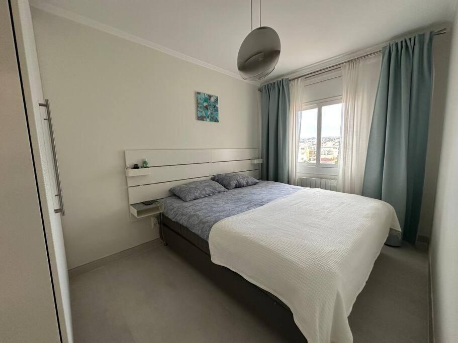 Ferienwohnung Cunit, Front Line With Sea View Exterior foto